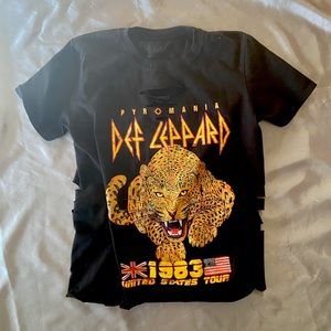 Def Leopard Custom Band T